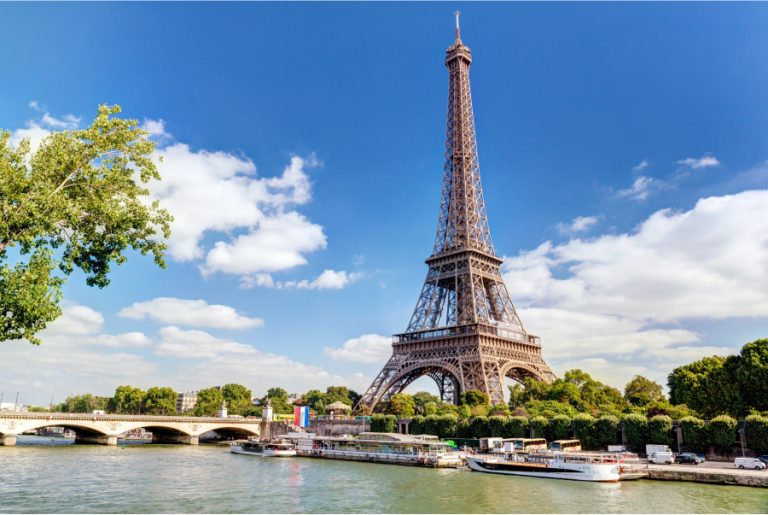 Mit dem Zug zum Eiffelturm nach Paris